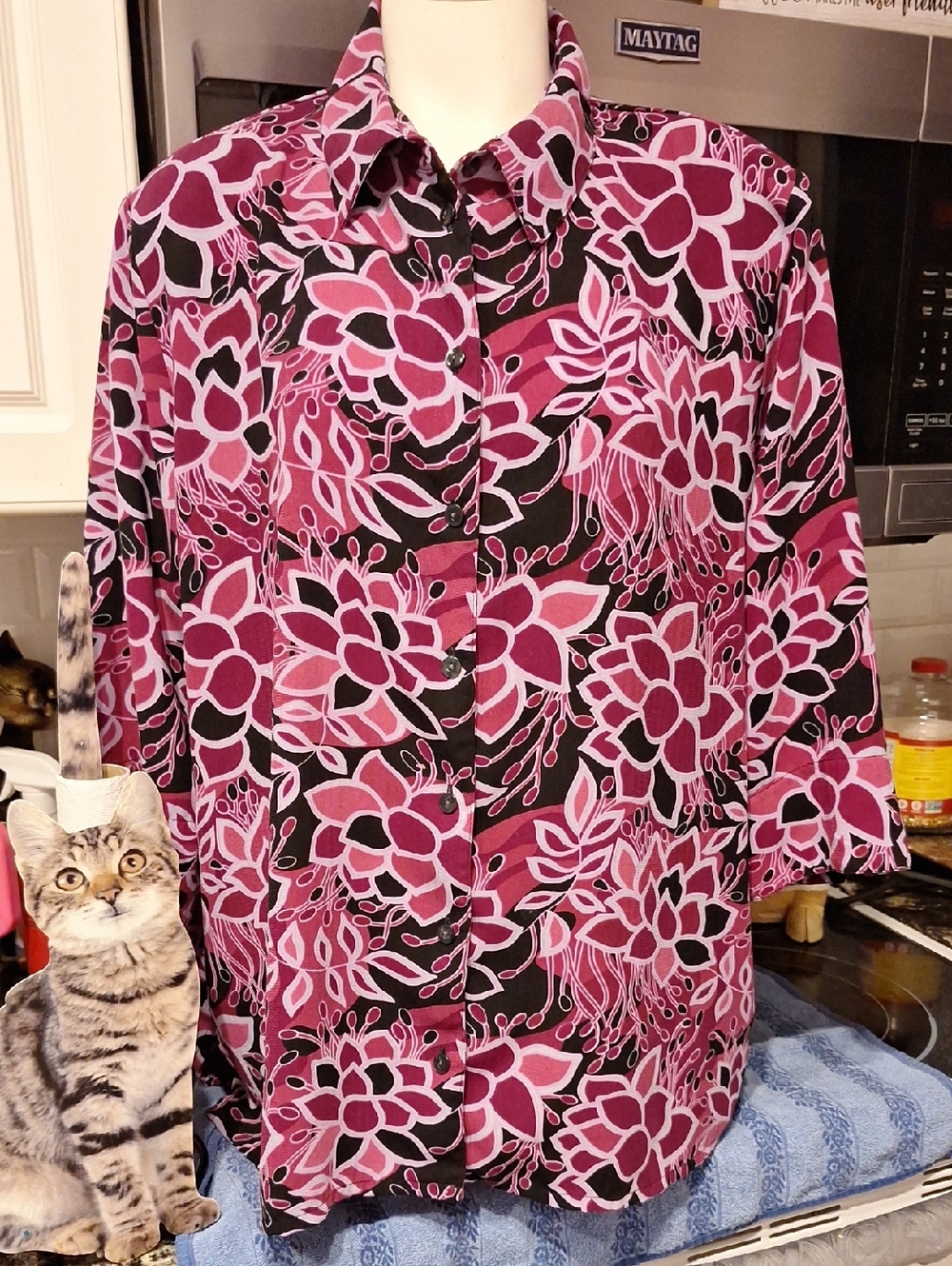 b Alia Pink & Black Floral Button-Front Top
